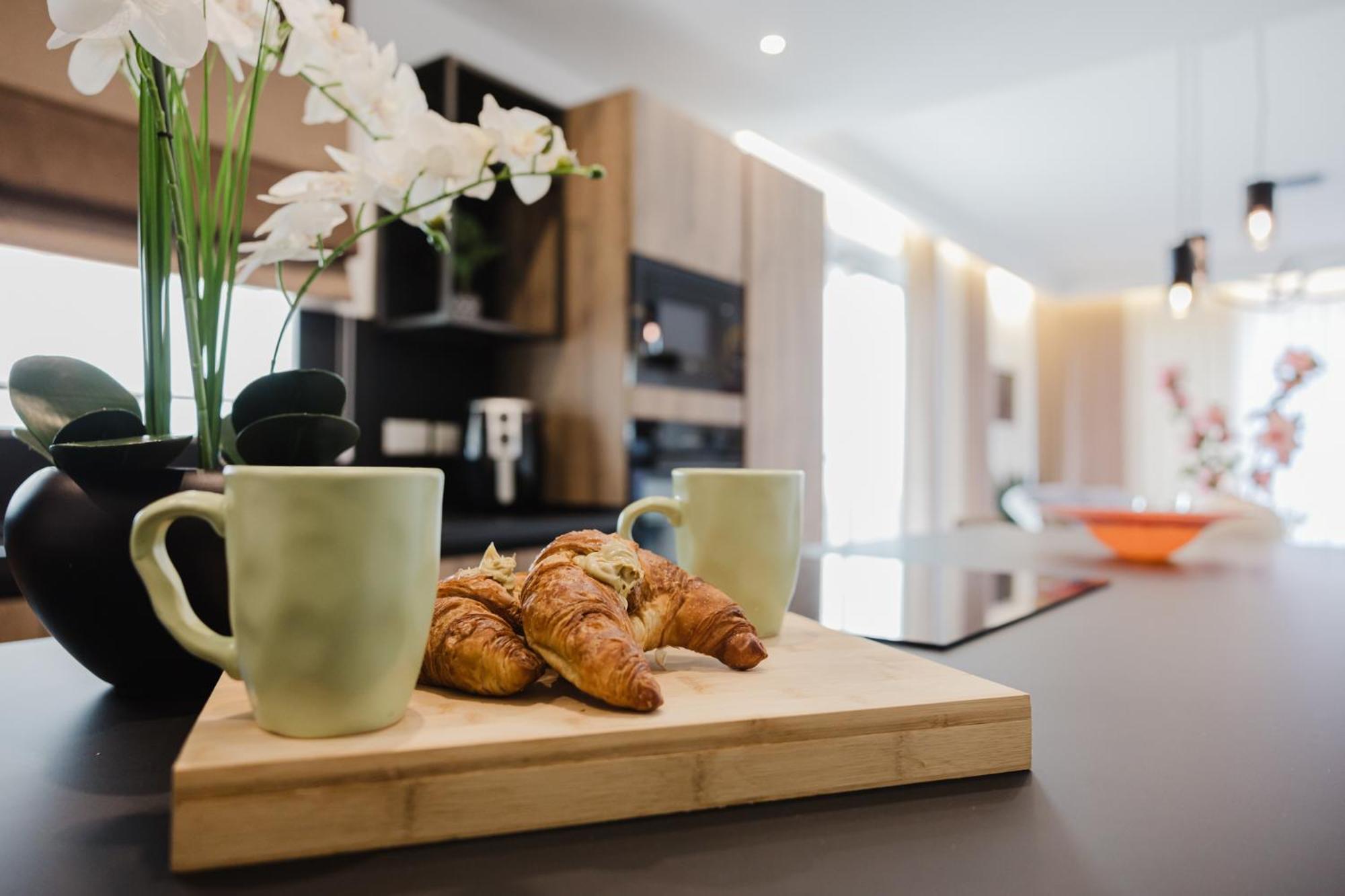 Mulberry Ph 2bed Insane Views! By Homely San Pawl il-Baħar