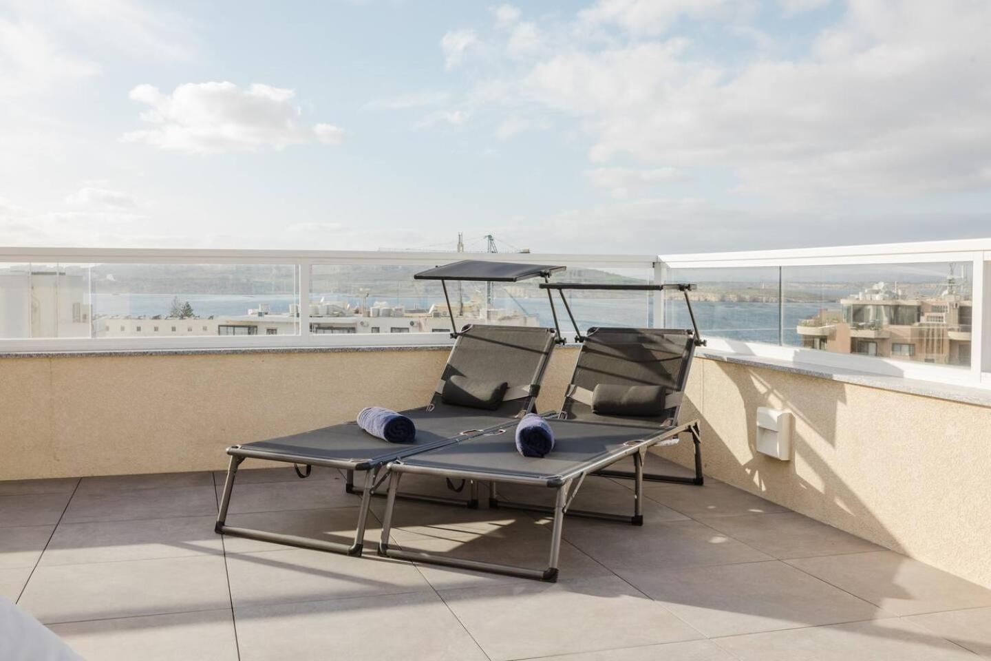 Mulberry Ph 2bed Insane Views! By Homely